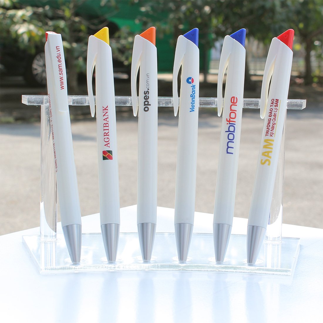 Dolphingift-but-bi-nhua-ap-222 (5) Dolphingift but bi nhua ap 222 5