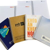 Sổ tay bìa giấy, gáy lò xo 8 Qua tang Dolphin So tay bia giay gay lo xo 6